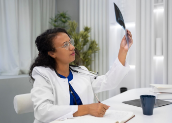 Understanding Credentials: What to Look for in a Physician’s Qualifications