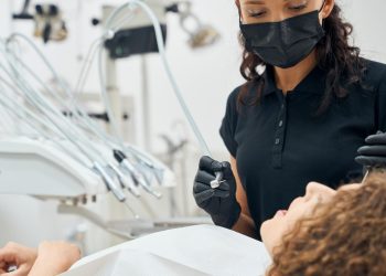 Why is important to have cosmetic dentistry for men & women age above 40