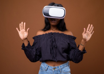 The Z100 – The Future of Assisted Reality Smart Glasses