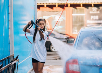 The Importance of Hiring Expert Pressure Washing Solutions