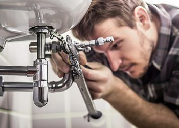 Protect Your Home with the Right Plumber Questions and Red Flags