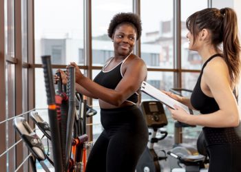 The Difference Between a Weight Loss Coach and a Personal Trainer: Which Do You Need?