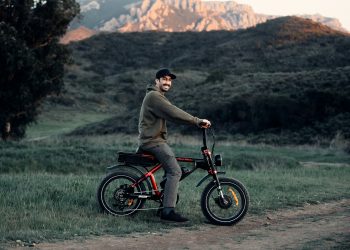 Electric Bikes in Hilly Terrain: Tips & Tricks