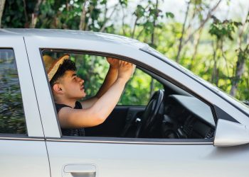 Auto Side Window Replacement: Essential Tips and Expert Services