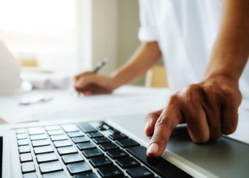 Online Hindi Typing Test – Stenoguru: Enhance Your Typing Skills Efficiently