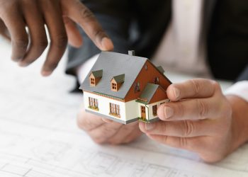 5 Tips that Will Make You the Smartest Investor in Real Estate from Brazers