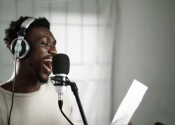 Choosing the Perfect Voice for Your Radio Station