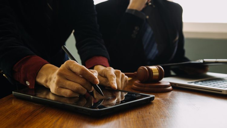 Phoenix Personal Injury Attorneys: Key Considerations When Filing a Claim