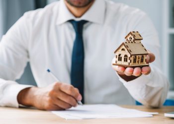 Maximizing Your Returns: A Beginner’s Guide to Real Estate Investment