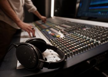 Music Distribution Beyond DistroKid: 2024’s Top Choices