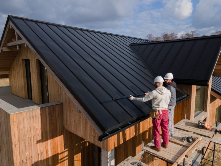 How to Choose the Best Roofing Company in Houston, TX: 5 Key Factors to Consider