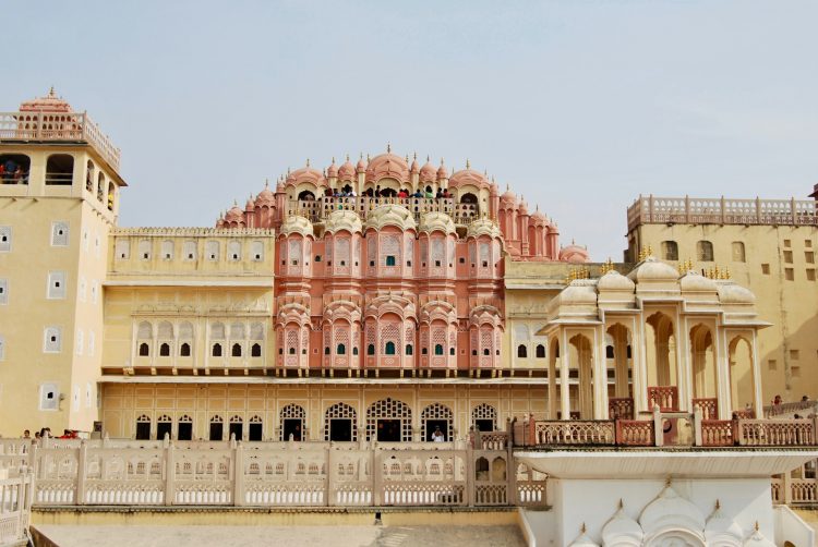Best Places to Visit in Bikaner from Jaipur: A Memorable Journey with Ayodhyataxi