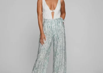 How To Pick The Right Designer Beachwear For Your Body Shape