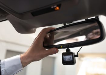 Boosting Driver Accountability with GPS Tracking and Dashcams: A Game-Changer for Fleet Management