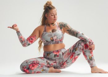 Top 5 Holiday Yoga Outfits for Women to Stay Stylish and Comfortable