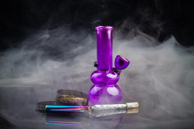Elevate Your Smoking Experience with Canadian Bongs: A Comprehensive Guide