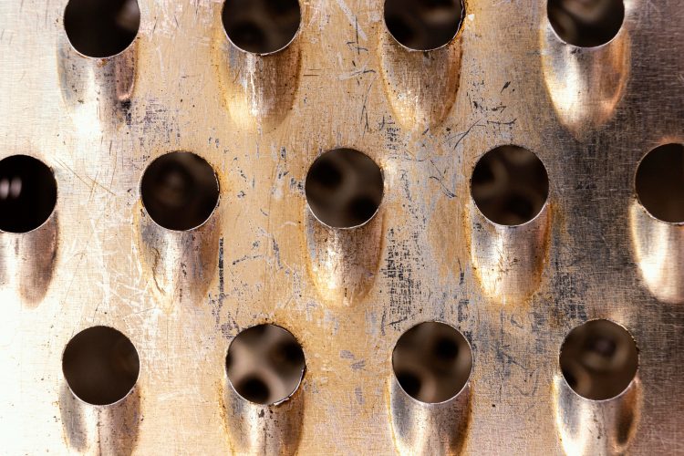 The difference between stamping and spinning