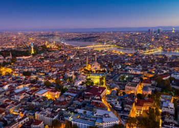 Discover Istanbul’s Vibrant Neighborhoods: Kadıköy, Beylikdüzü, and Bakırköy