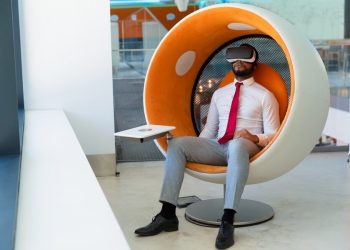 The Evolution of Curved Monitors: Trends to Watch in 2025