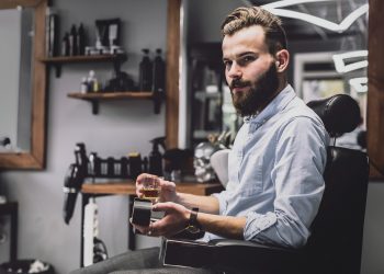 Hot Towel Shave for Men: An Essential Grooming RitualReviving the Classic Art of the Hot Towel Shave