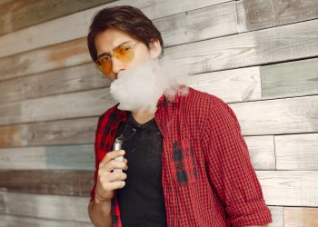 Smooth Hits and High Times: Why Vaping Weed is Taking Over in Canada
