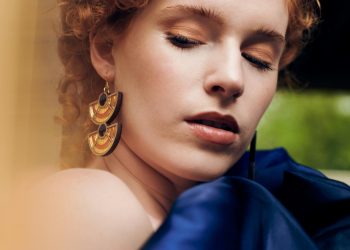 Timeless Elegance: The Allure of Chunky Vintage Earrings