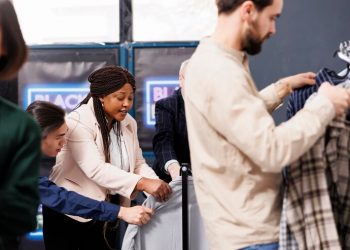 The Role of Visual Merchandising Specialists in Retail Success: Discover HOL Group