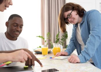 Key Benefits of Partnering with a Local Marketing Expert