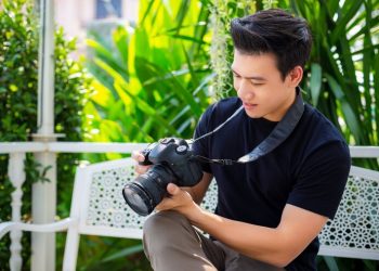 Nikon Sales Thailand Guides You in Choosing Between DSLR and Mirrorless Cameras