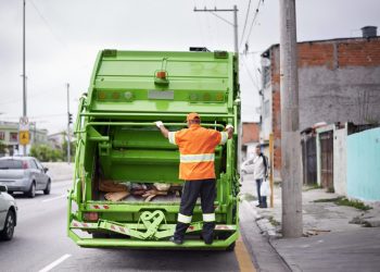 20 Interesting Facts About Garbage Trucks