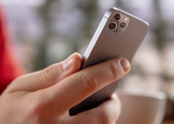 How To Keep Your Phone Cool During Intense Use