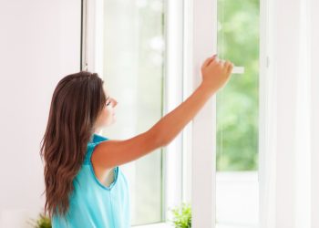 How Winter Weather Affects Your Windows and Why Cleaning Matters