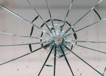 Cracked Windshield in Huntsville AL Here’s Why You Shouldn’t Wait to Get It Fixed