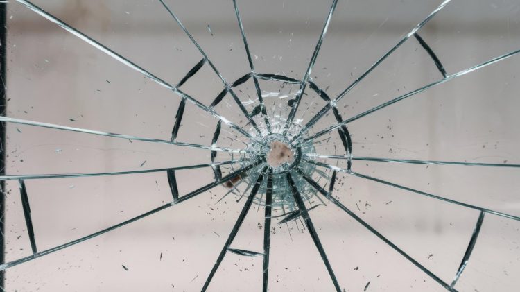 Cracked Windshield in Huntsville AL Here’s Why You Shouldn’t Wait to Get It Fixed
