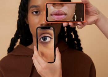 The Ultimate Guide to Camera-Ready Makeup: Flawless Looks for Photos & Videos