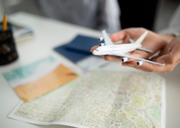 How to Compare Airline Ticket Prices and Find the Best Deals