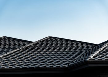 How to Properly Install Eave Support Trays in UK Roofs