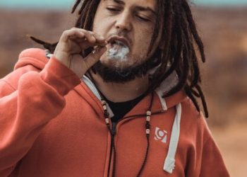 Why Raz Strawberry Granola is a Must-Try for Vaping Flavor Seekers