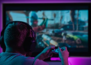 Which single-player class is the best in Path of Exile 2