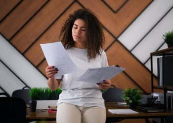 Drowning in Documents? How a PDF Summarizer Can Be Your Lifeline