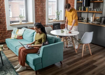 Why Vinyl Flooring Is the Perfect Choice for Homes in Santa Ana