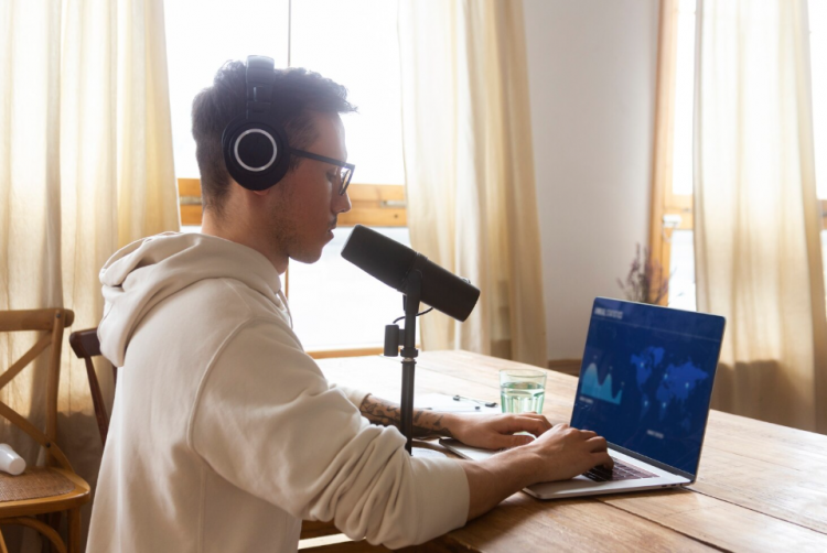 Discover Pakistani Chat Rooms – Anonymous Chatting and Live Web Radio