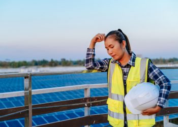 Thailand’s Secret: Which Solar Panel Type Works Best in Extreme Heat? (And Saves You More)The Tropical Solar Paradox: When Heat Kills Your ROI