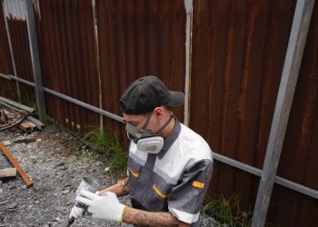 Top Mistakes Homeowners Make in Fence Installation (And How to Avoid Them in Hamilton & Burlington)