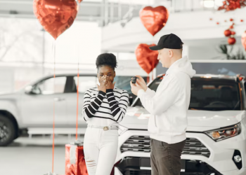 5 Red Flags When Buying a Used Car (And How to Spot Them)