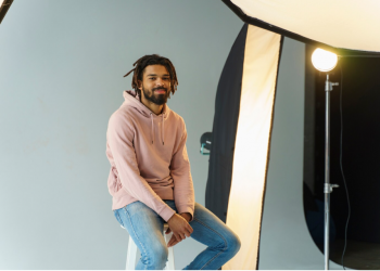 Quick take: why light line art helps small studios feel bigger