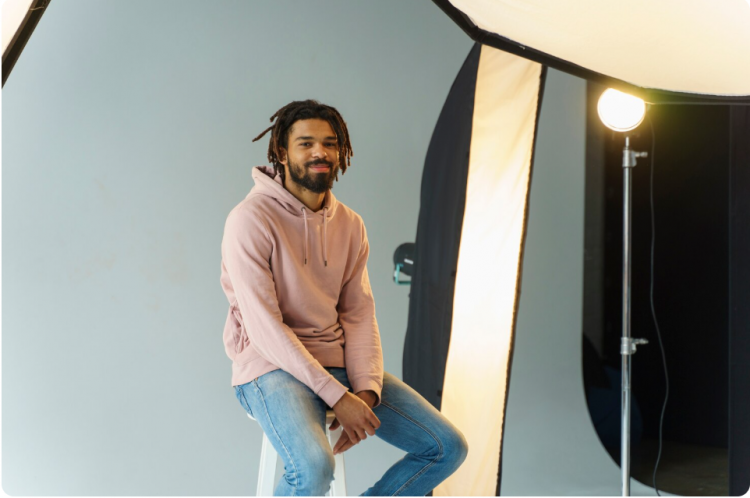 Quick take: why light line art helps small studios feel bigger