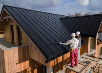 What Homeowners Should Know Before Hiring a Roofing Company in Reno, NV