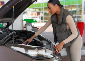 What Are Common Signs Your Car Needs Engine Repair in Hamilton?