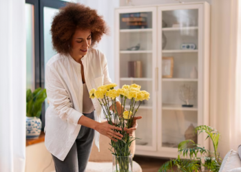 Why High-Tech Preserved Blooms are Replacing Fresh Bouquets in Modern Gifting